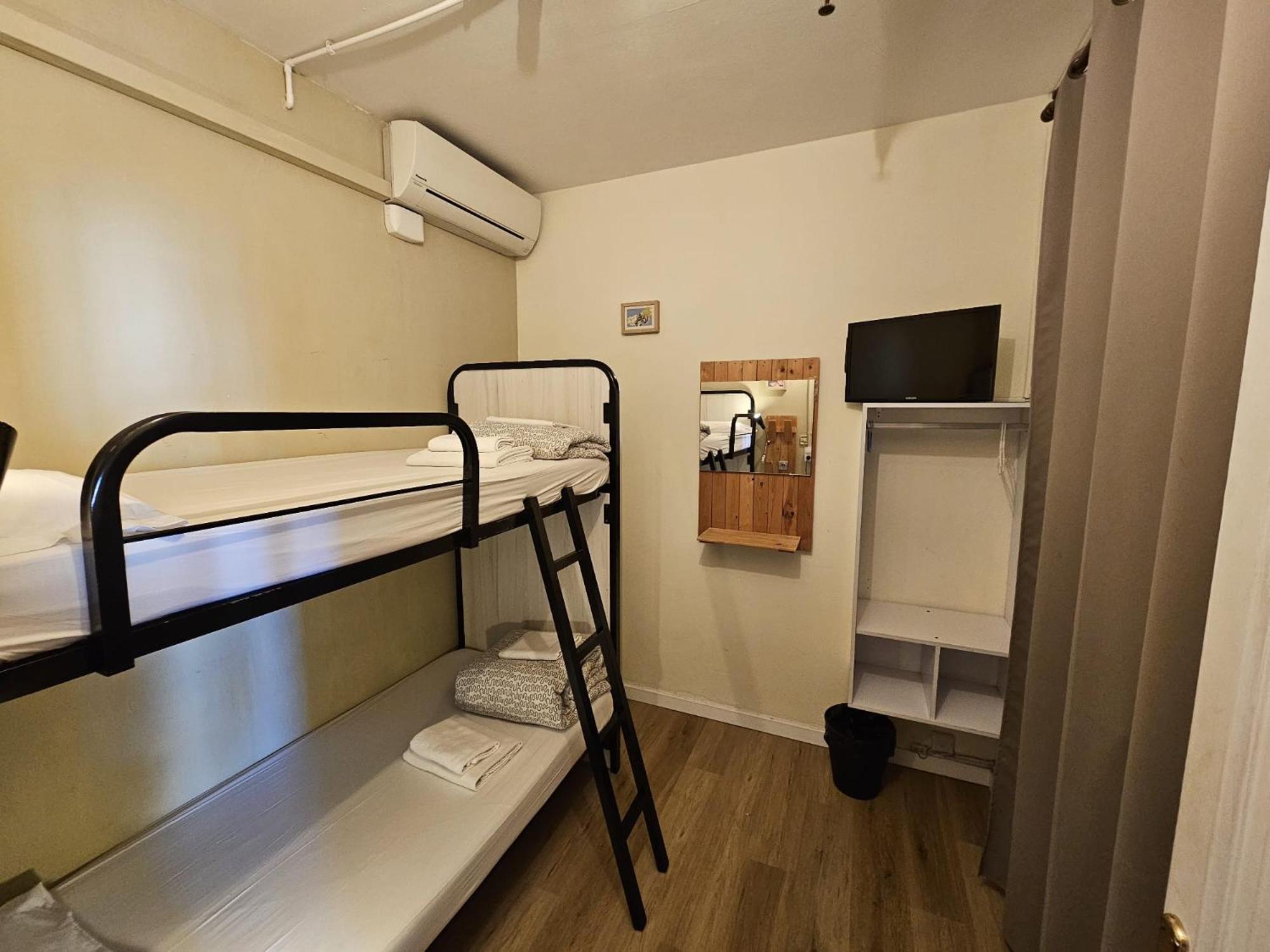 Twin Room with Bunk Beds and Shared Bathroom,1669845463:JPEG